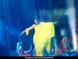 मुबंई की बारिश से खुश होकर इस बॉलीवुड एक्ट्रेस ने पोस्ट किया Video, 'टिप टिप बरसा' पर किया डांस मुबंई की बारिश से खुश होकर इस बॉलीवुड एक्ट्रेस ने पोस्ट किया Video, 'टिप टिप बरसा' पर किया डांस