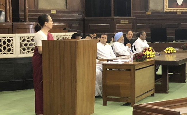 Live Updates :  महाराष्ट्र में एनसीपी कोर कमेटी की बैठक जारी, शरद पवार सहित वरिष्ठ नेता मौजूद