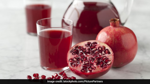 Pomegranate juice may help control blood sugar levels and improve insulin sensitivity