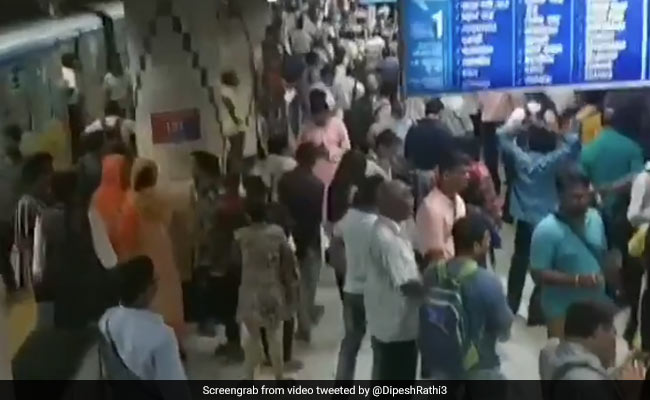 Kolkata Metro Services Disrupted For Over An Hour, Thousands Affected