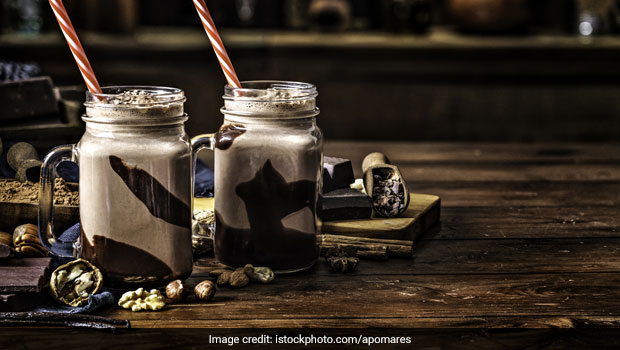 This 2-Minute Keto Protein Shake Made With Paneer Is Our Latest Obsession