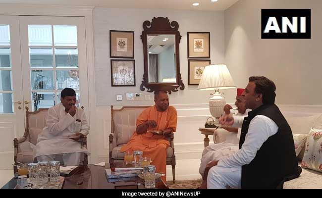 मुलायम सिंह यादव से मिले यूपी के मुख्यमंत्री योगी आदित्यनाथ, Tweet कर कही यह बात...