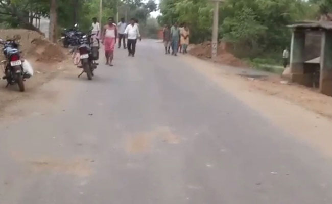 झारखंड के सरायकेला में माओवादी हमला, 5 पुलिसकर्मी शहीद, हथियार भी लूट ले गए