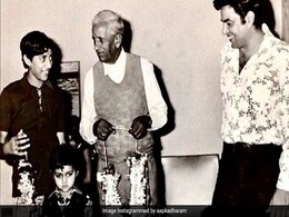 धर्मेंद्र ने 'फादर्स डे' के मौके अपने पिता को यूं किया याद, सोशल मीडिया पर Photo वायरल धर्मेंद्र ने 'फादर्स डे' के मौके अपने पिता को यूं किया याद, सोशल मीडिया पर Photo वायरल