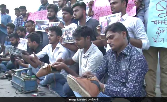 In Bihar, People Polish Shoes To Raise Funds For Encephalitis-Affected