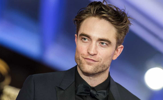 Robert Pattinson Replaces Ben Affleck As The New Batman: Reports