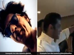 शाहरुख और सलमान को 'ईद मुबारक' कहने के लिए टूट पड़ी फैन्स की भीड़, देखें Video शाहरुख और सलमान को 'ईद मुबारक' कहने के लिए टूट पड़ी फैन्स की भीड़, देखें Video