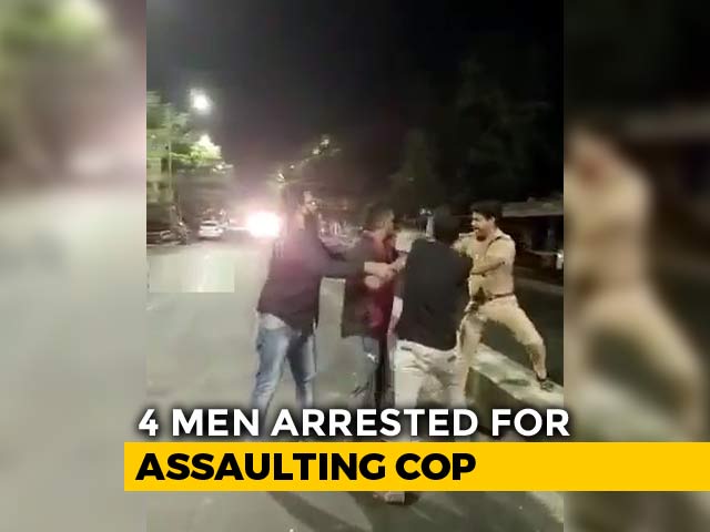 On Video, Policeman Heckled By Four "Drunk" Men On Road In Chennai