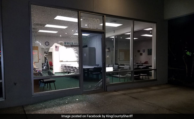 US Man Breaks Into Police Station, With Box Of Donuts