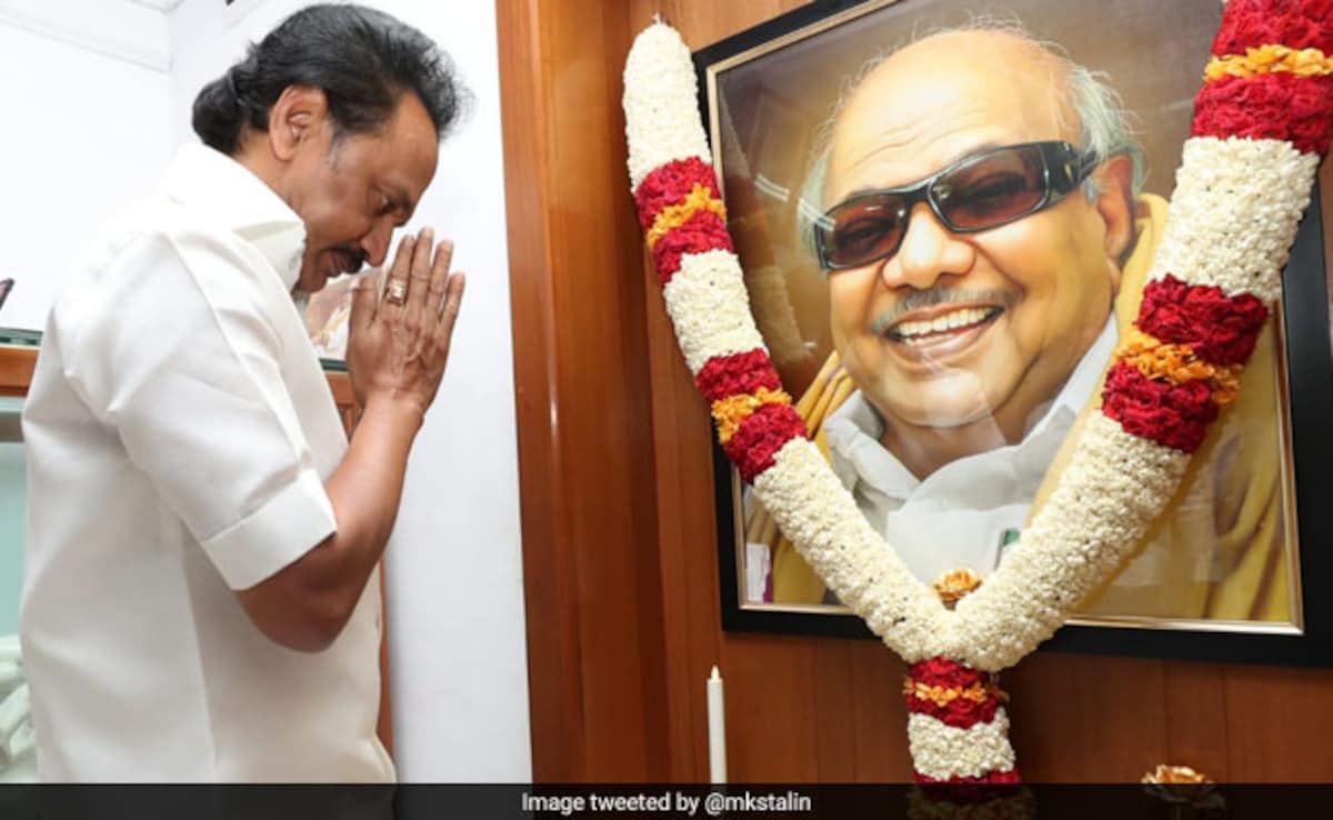 Opinion: Opinion | Mudslinging Starts As AIADMK And DMK Use Karunanidhi In Campaign Rhetoric