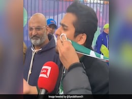 IND vs PAK: भारत से बुरी तरह हारने के बाद रो पड़ा पाक फैन, बोला- 'ये लोग रात-भर पीजा-बर्गर खाते रहे और...' देखें VIDEO IND vs PAK: भारत से बुरी तरह हारने के बाद रो पड़ा पाक फैन, बोला- 'ये लोग रात-भर पीजा-बर्गर खाते रहे और...' देखें VIDEO