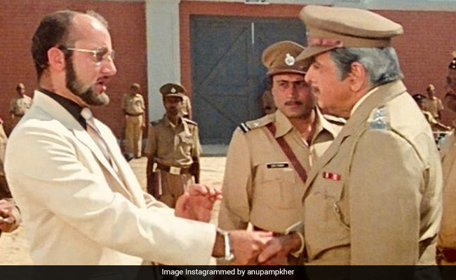 Anupam Kher Recalls His 'Iconic' Meeting With 'Legend Dilip Kumar'