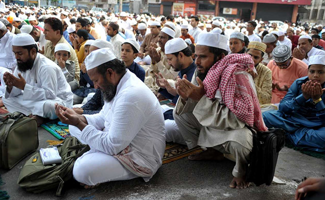Eid Ul Fitr 2019: Eid Ul Fitr Celebrated With Fervour In Andhra Pradesh, Telangana