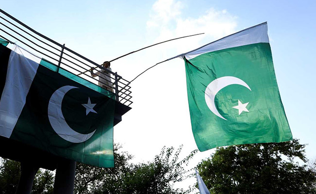 Pak Poll Body Orders Removal Of PM's Advisor For Alleged Political Ties