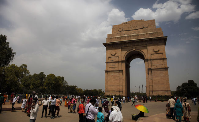Delhi Air Quality Moderate, Weather Office Predicts Rain With Thunderstorms