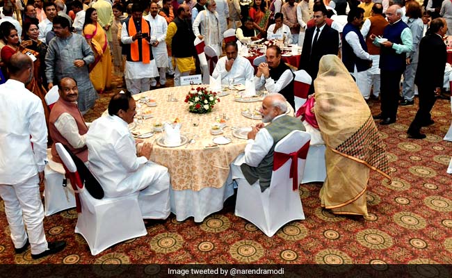 PM Hosts Dinner For Lawmakers; Lalu Yadav, Mayawati's Parties Skip