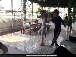 टाइगर श्रॉफ ने दिशा पटानी को इस खास अंदाज में किया बर्थडे विश तो जवाब मिला 'थैंक्यू टिग्गी'- देखें वीडियो टाइगर श्रॉफ ने दिशा पटानी को इस खास अंदाज में किया बर्थडे विश तो जवाब मिला 'थैंक्यू टिग्गी'- देखें वीडियो