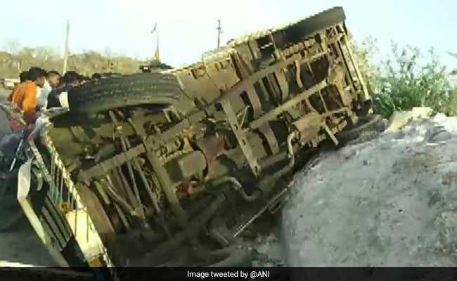 9 Killed, 5 Injured After Brakes Of Their Vehicle Fail In Gujarat