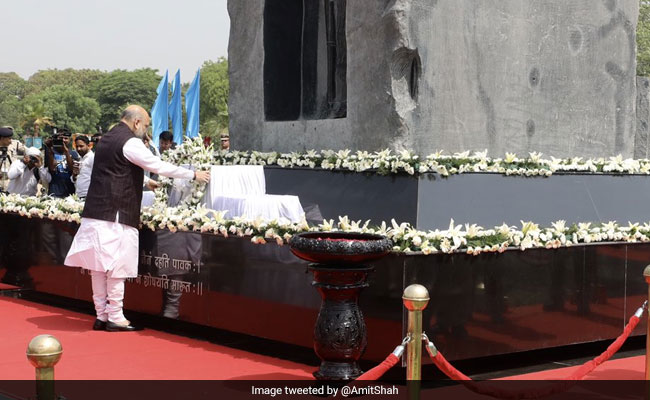 Amit Shah Pays Tribute At National Police Memorial In Delhi