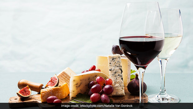 Serve This Healthy Cheese And Fruits Platter As A Fancy Party Appetiser