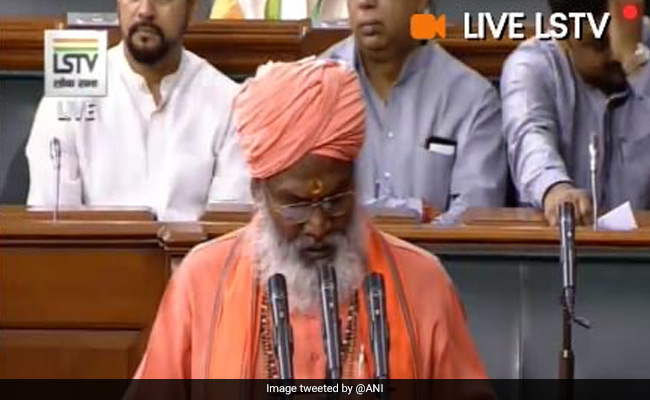 <i>''Mandir Vahin Banayenge''</i> Slogans Raised As Sakshi Maharaj Took Oath