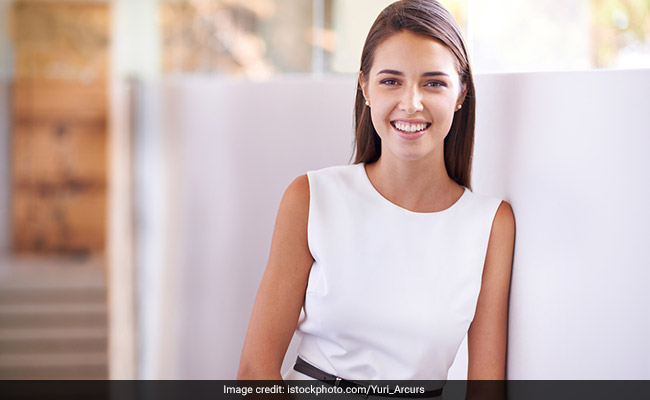 7 Pretty White Sleeveless Tops To Beat The Heat In