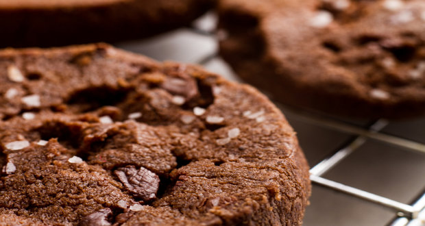 Watch: Make Gluten-Free Chocolate Walnut Fudge With This Quick Recipe