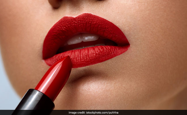 9 Matte Lipsticks That Are Selling Out Quickly On Amazon Right Now