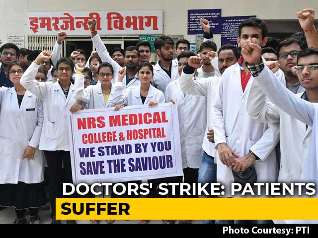300 Doctors Quit In Bengal, Centre Blames Mamata Banerjee