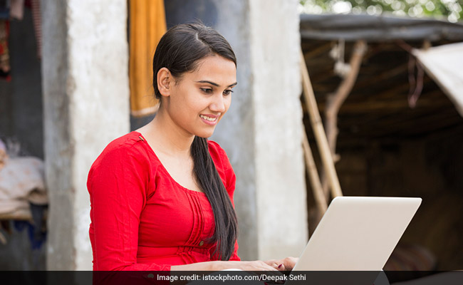 Mental Health: Engaging with people online can help curb loneliness