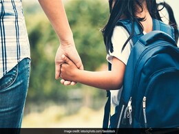 कलेक्टर ने पेश की मिसाल, बेटी का एडमिशन सरकारी स्कूल में कराया कलेक्टर ने पेश की मिसाल, बेटी का एडमिशन सरकारी स्कूल में कराया