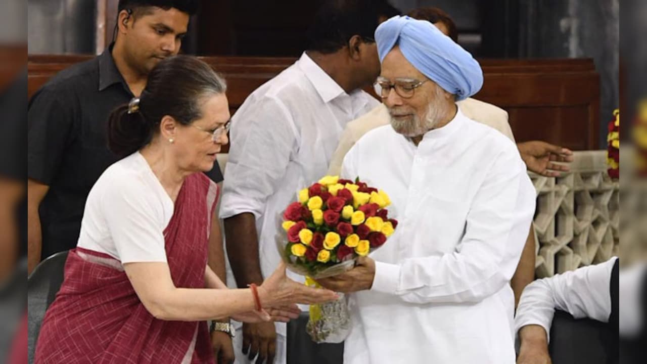 मनमोहन सिंह को सबसे अहम प्रधानमंत्री के तौर पर याद रखेगा इत‍िहास: सोनिया गांधी