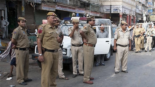 Delhi Police Bharti: दिल्ली पुलिस में भर्ती के लिए आवेदन की प्रक्रिया कल बंद हो जाएगी, हाथ न जाए मौका