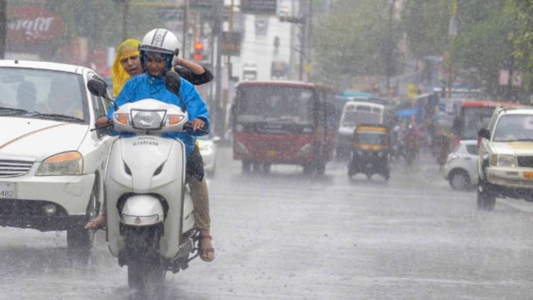 Monsoon Update: इधर 45 डिग्री पारे पर झुलस रही दिल्ली, उधर मॉनसून भी देने वाला है दस्तक, जानिए कहां तक पहुंचा