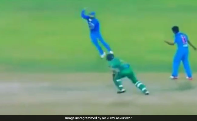 विराट कोहली ने पाकिस्तानी बल्लेबाज को किया रन आउट, तो बज उठा कोलावरी डी' सॉन्ग- देखें वायरल Video