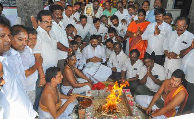 AIADMK Performs Rituals Seeking Rain Amid Tamil Nadu Water Crisis