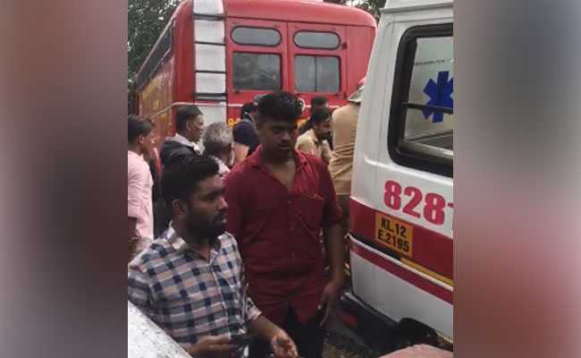 8 Killed, 4 Injured After Ambulance Collides With Mini Truck In Kerala