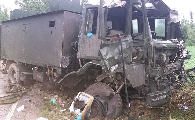 Army Vehicle Attacked In Jammu And Kashmir's Pulwama, 6 Soldiers Injured