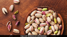 Here's Why Pista Is A Better Choice For Midnight Snacking - Expert Reveals