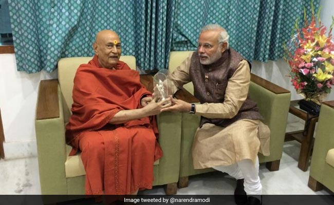 संत स्वामी सत्यमित्रानंद का निधन, उपराष्ट्रपति नायडू और पीएम मोदी ने  ने जताया शोक