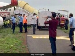 मंगलुरु में एयर इंडिया एक्सप्रेस का विमान टैक्सीवे से फिसला, सभी यात्री सुरक्षित मंगलुरु में एयर इंडिया एक्सप्रेस का विमान टैक्सीवे से फिसला, सभी यात्री सुरक्षित