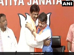 BJP ने ममता बनर्जी को दिया एक और झटका, TMC विधायक सहित 12 पार्षदों ने थामा भारतीय जनता पार्टी का दामन BJP ने ममता बनर्जी को दिया एक और झटका, TMC विधायक सहित 12 पार्षदों ने थामा भारतीय जनता पार्टी का दामन