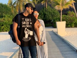 मलाइका अरोड़ा ने चुराया अर्जुन कपूर का 'दिल' तो बॉलीवुड एक्टर ने सोशल मीडिया पर कह दी ये बात मलाइका अरोड़ा ने चुराया अर्जुन कपूर का 'दिल' तो बॉलीवुड एक्टर ने सोशल मीडिया पर कह दी ये बात