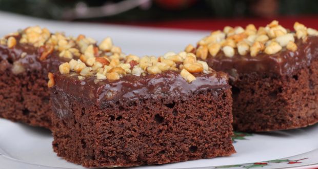Healthy Diet: Try This Whole-Wheat, Refined Sugar-Free Chocolate Banana Cake (Recipe Video Inside)