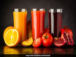 क्या फलों का जूस पीने से चेहरे पर पिंपल और खून में शुगर बढ़ती है? जानिए क्यों नहीं करना Fruit Juice का सेवन क्या फलों का जूस पीने से चेहरे पर पिंपल और खून में शुगर बढ़ती है? जानिए क्यों नहीं करना Fruit Juice का सेवन