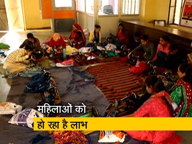 ऊषा सिलाई स्&zwj;कूल कार्यक्रम के साथ सार्वजनिक और निजी क्षेत्र की भागीदारी