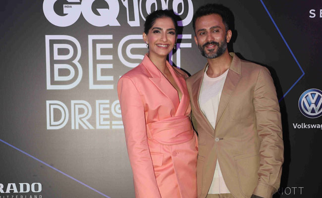 Sonam Kapoor Wore Sneakers To GQ Awards Because She's Now As Obsessed As Husband Anand Ahuja