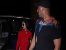 Malaika Arora And Arjun Kapoor Take Off For New York Vacation. See Pics Malaika Arora And Arjun Kapoor Take Off For New York Vacation. See Pics