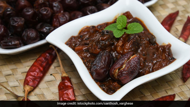 Indian Chutney Recipe: Make Dates And Raisins Chutney For A Sweet Plus Sour Treat (Watch Video)