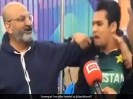 IND vs PAK: हार के बाद गुस्साया पाक फैन, बोला- 'मुझे मारो, मुझे मारो...', लोग जड़ने लगे थप्पड़, देखें VIDEO IND vs PAK: हार के बाद गुस्साया पाक फैन, बोला- 'मुझे मारो, मुझे मारो...', लोग जड़ने लगे थप्पड़, देखें VIDEO